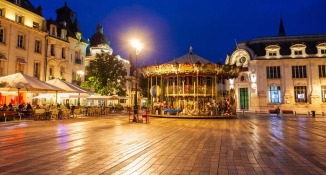 Le Palace Fleury-les-Aubrais Zewnętrze zdjęcie